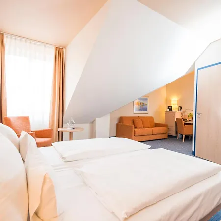 Von Euch فندق مبن