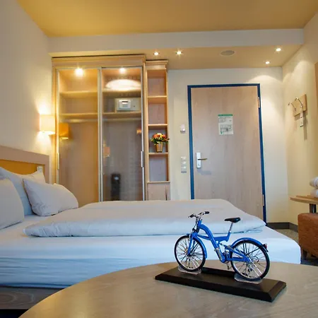 Von Euch فندق مبن